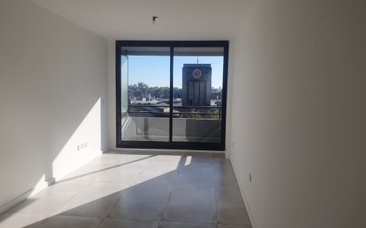 Monoambiente Divisible a Estrenar; Excelente Ubicación, Muy Luminoso, Placard