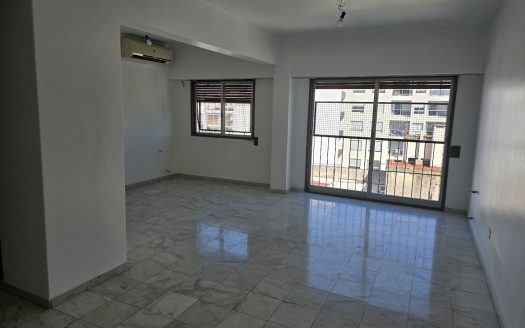 4 Ambientes en Inmejorable Ubicación y Muy Buen Estado, Apto Crédito, Superluminoso, Amplia Cocina, Lavadero, Balcón, AA..