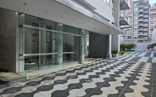 3 Ambientes, Inmejorable Ubicación y Estado; Torre de Categoría, Coch. Fija Cub. Seg. 24 Hs. Amenities Premium